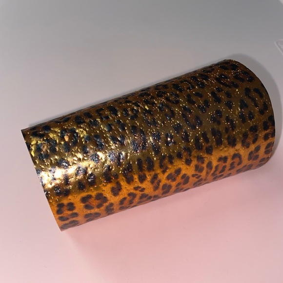 NWOT. Zara Golden Printed Rigid Metal Bracelet with Texture. - Picture 5 of 6